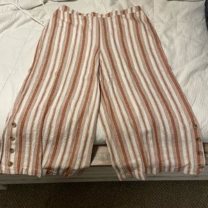 Paper bag style capris, size XL!